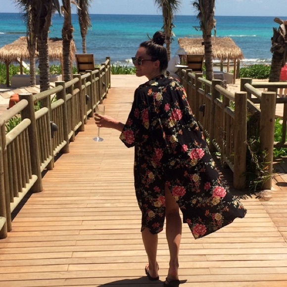 Forever 21 floral kimono - Picture 2 of 5